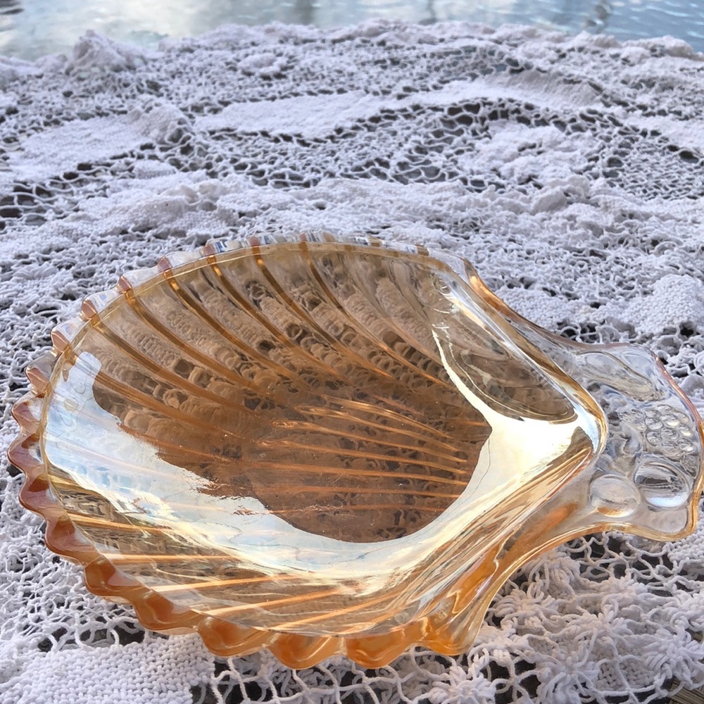 Vintage Marigold Carnival glass, iridescent, scalloped seashell fruit design.EUC